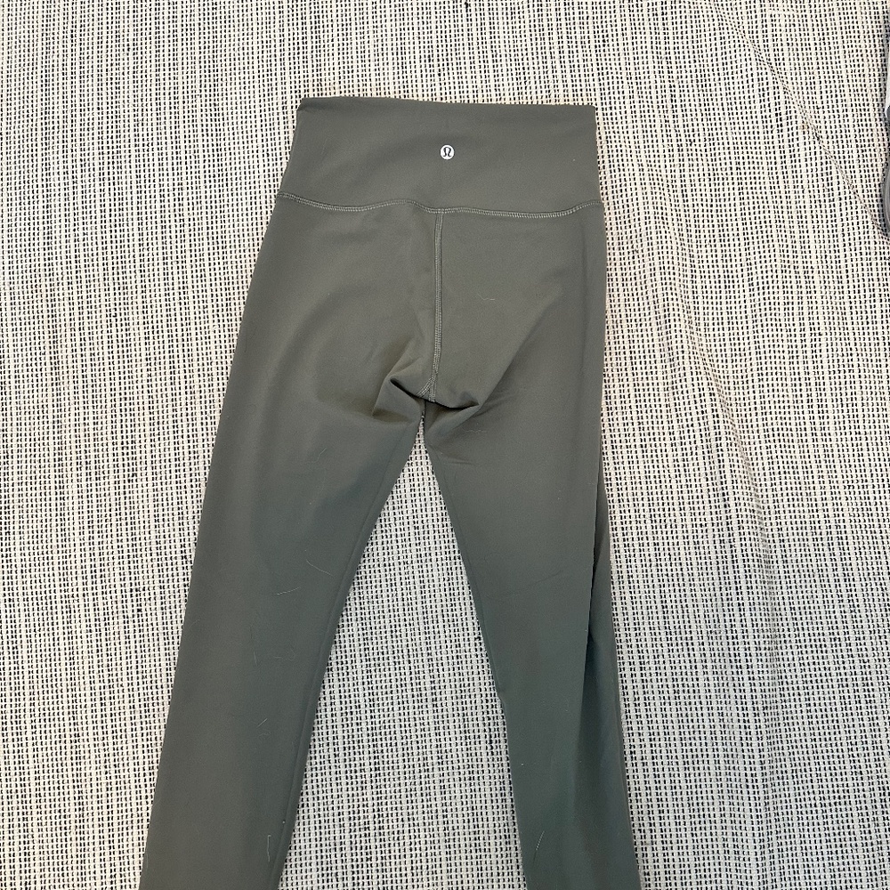 High Rise Lululemon 25" Leggings in Green
